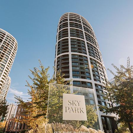 Skau Blue Residence In Sky Park 21 Floor 2 Tower Panoramic View Free Parking Bratislava Exterior photo
