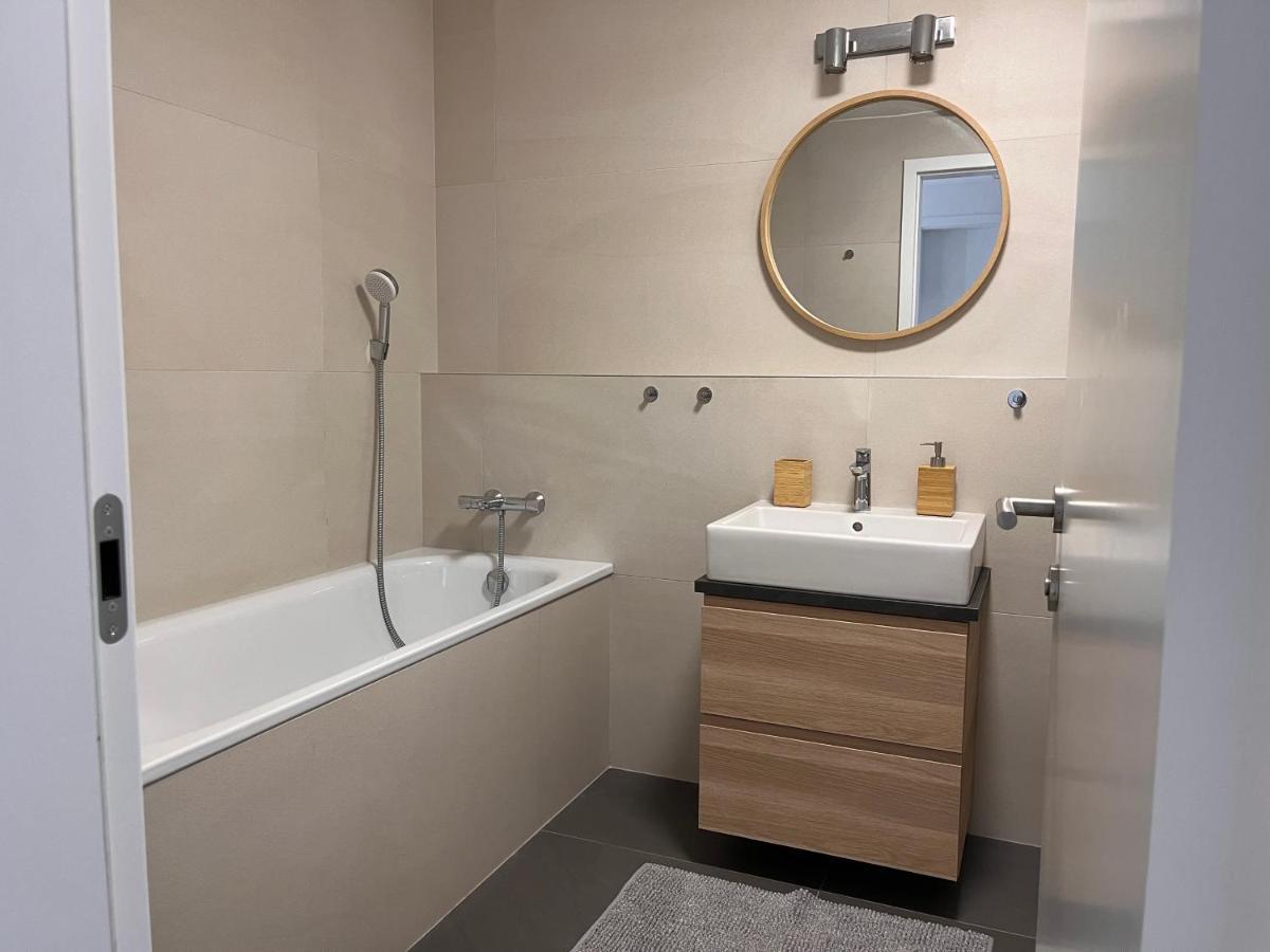 Skau Blue Residence In Sky Park 21 Floor 2 Tower Panoramic View Free Parking Bratislava Exterior photo